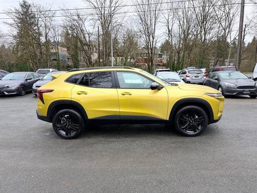 Nitro Yellow Metallic 2025 Chevrolet Trax FWD ACTIV