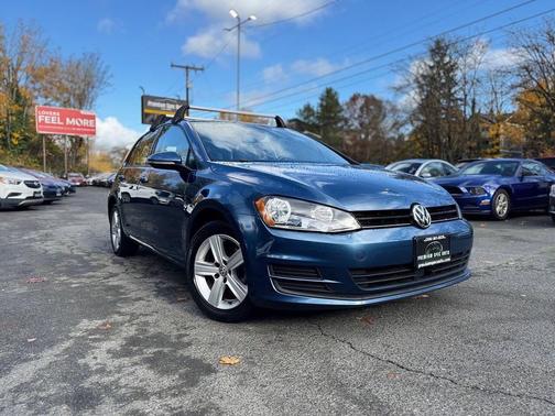 2017 Volkswagen Golf TSI Wolfsburg Edition 4-Door