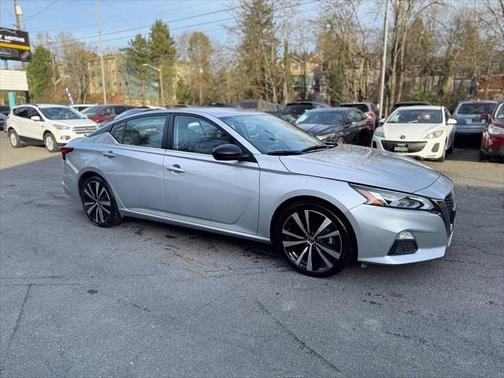 2021 Nissan Altima SR FWD