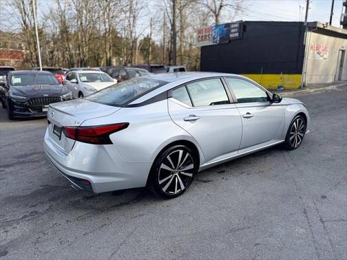 2021 Nissan Altima SR FWD