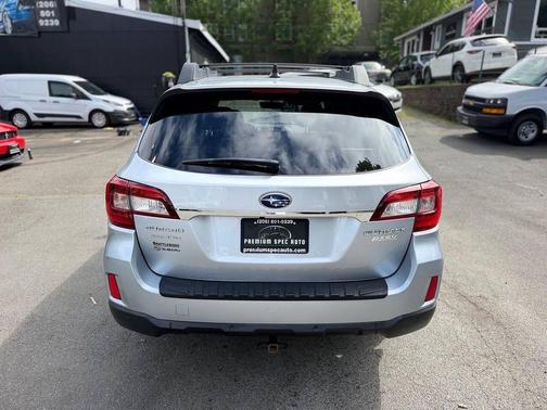 Ice Silver Metallic 2017 Subaru Outback 2.5i Limited
