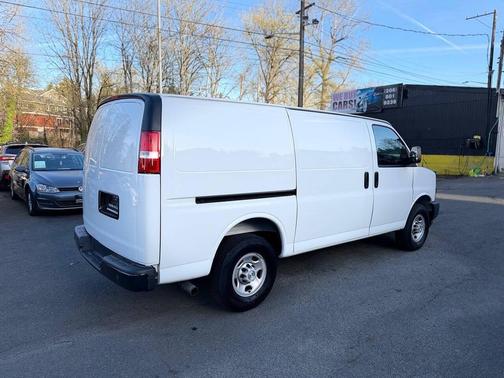 2025 Chevrolet Express 2500 RWD 2500 Regular Wheelbase WT