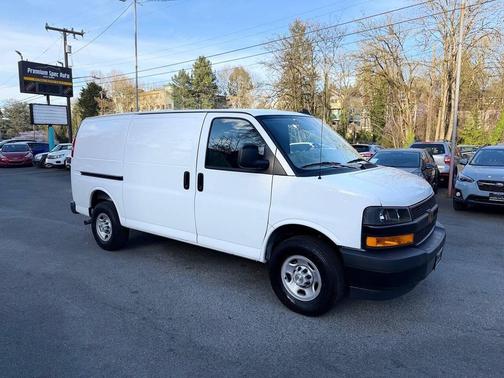 2025 Chevrolet Express 2500 RWD 2500 Regular Wheelbase WT