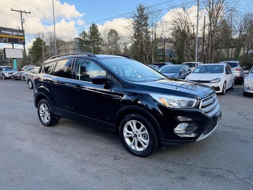 Shadow Black 2018 Ford Escape SE