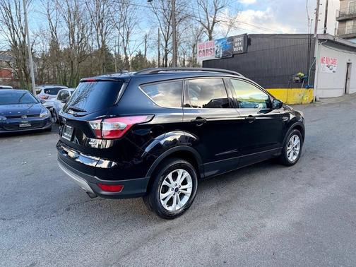 Shadow Black 2018 Ford Escape SE