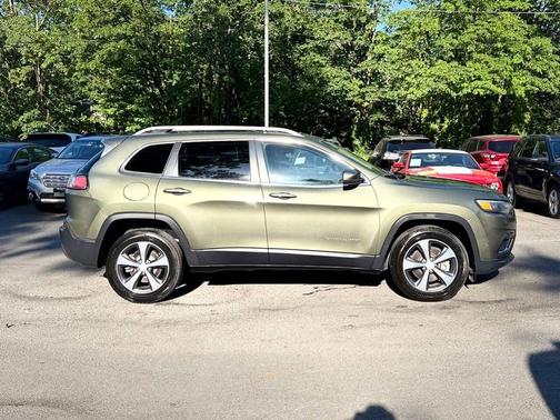 Olive Green Pearlcoat 2019 Jeep Cherokee Limited
