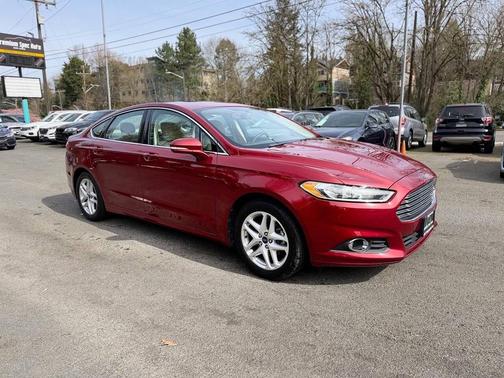 Red 2013 Ford Fusion SE
