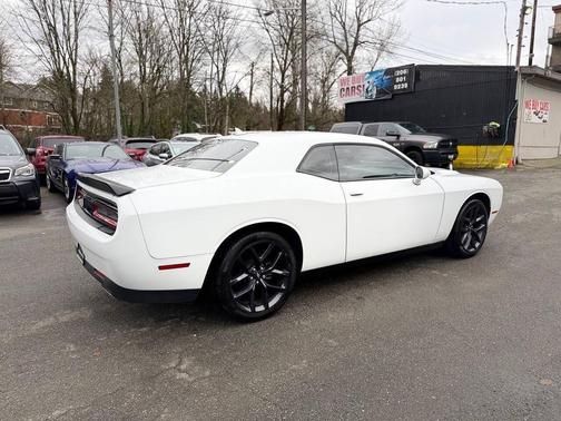 2021 Dodge Challenger SXT