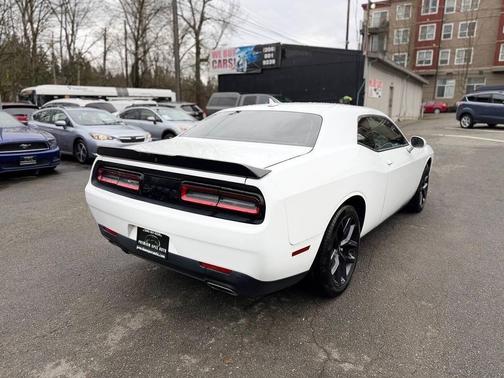 2021 Dodge Challenger SXT