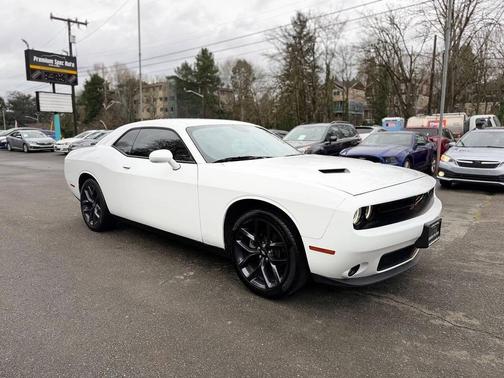 2021 Dodge Challenger SXT