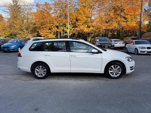 2017 Volkswagen Golf SportWagen TSI S