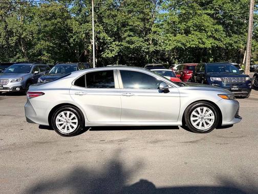 Celestial Silver Metallic 2018 Toyota Camry LE