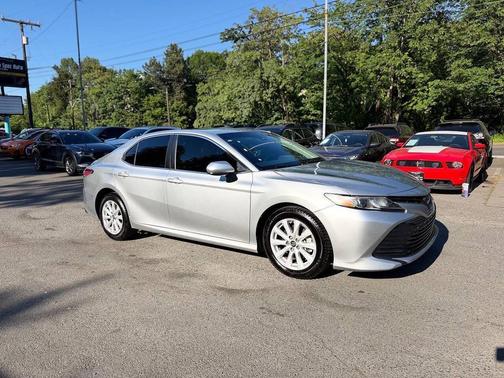 Celestial Silver Metallic 2018 Toyota Camry LE