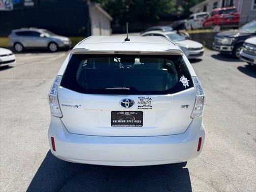 2014 Toyota Prius v Five