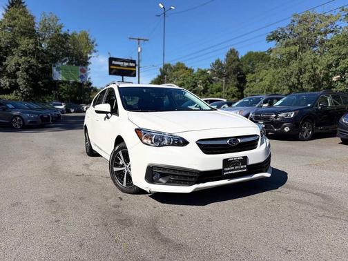 Crystal White Pearl 2021 Subaru Impreza Premium