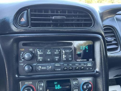 2004 Chevrolet Corvette Base