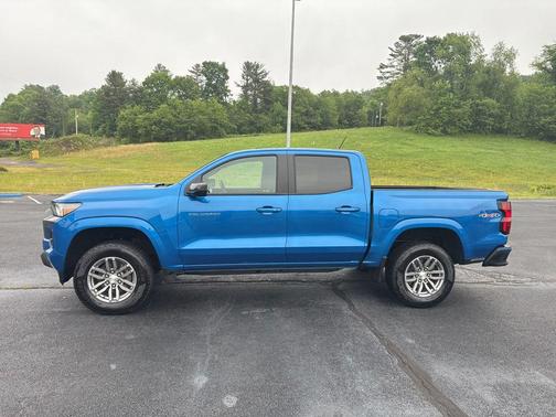 Glacier Blue Metallic 2024 Chevrolet Colorado LT