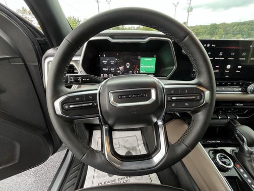 2023 GMC Canyon Denali