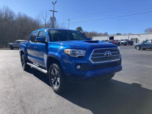 2017 Toyota Tacoma TRD Sport