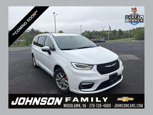 Bright White Clearcoat 2023 Chrysler Pacifica Touring L