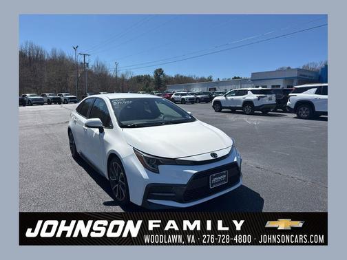 White 2022 Toyota Corolla SE