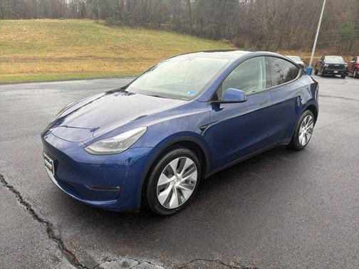 2022 Tesla Model Y Long Range Dual Motor All-Wheel Drive