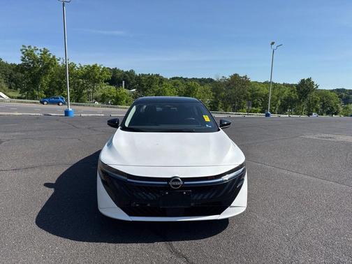 Aspen White/Super Black 2026 Nissan Sentra SR