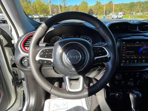 2023 Jeep Renegade Trailhawk