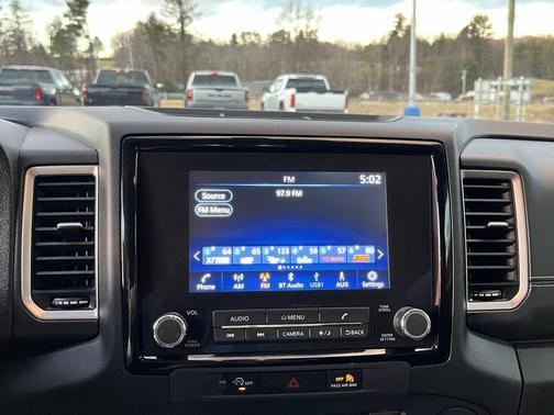 2023 Nissan Frontier SV