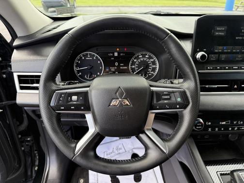 2022 Mitsubishi Outlander SE