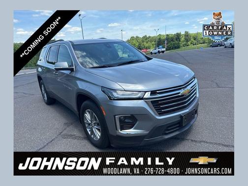 Sterling Gray Metallic 2023 Chevrolet Traverse LT Leather