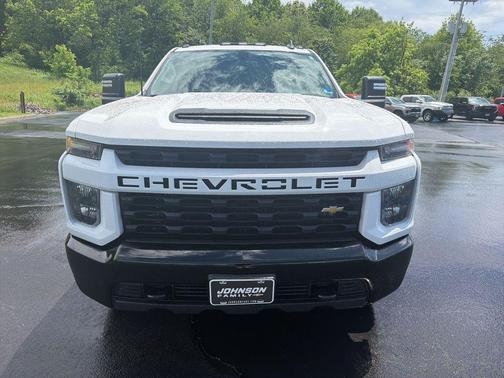 Summit White 2022 Chevrolet Silverado 2500 Custom