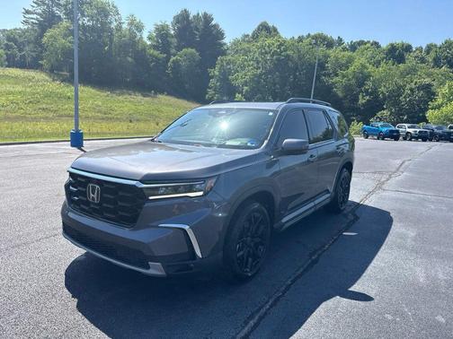 Gray 2025 Honda Pilot Elite