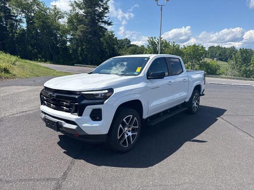 Summit White 2024 Chevrolet Colorado Z71