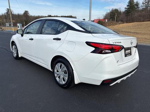 2024 Nissan Versa 1.6 S