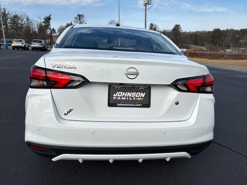 2024 Nissan Versa 1.6 S