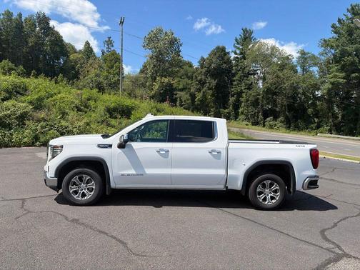 Summit White 2025 GMC Sierra 1500 SLT