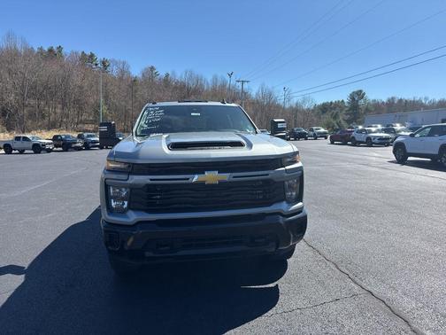 Gray 2026 Chevrolet Silverado 2500 Custom