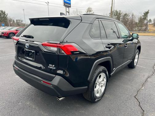 2021 Toyota RAV4 Hybrid XLE
