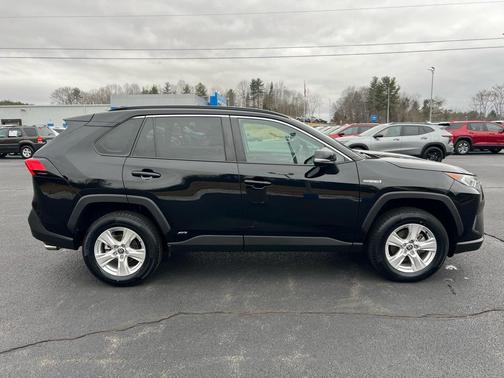 2021 Toyota RAV4 Hybrid XLE