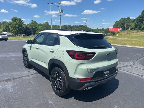 Green 2026 Chevrolet Trailblazer ACTIV