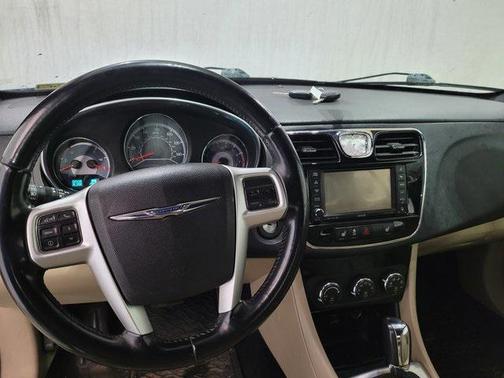 2012 Chrysler 200 Limited