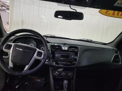 2013 Chrysler 200 Limited