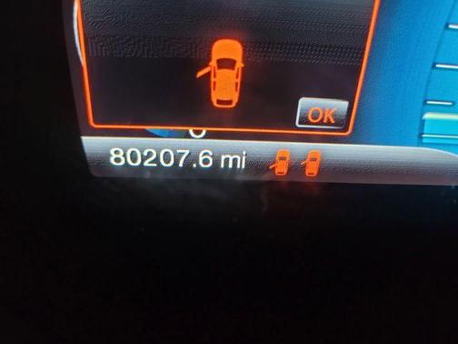 White 2015 Ford Explorer XLT