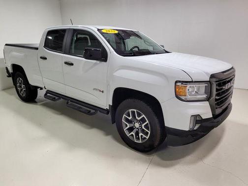 Summit White 2022 GMC Canyon AT4 w/Cloth