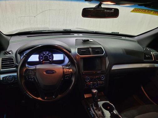Magnetic Metallic 2017 Ford Explorer XLT