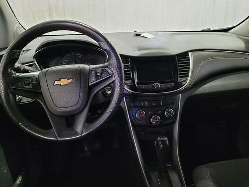 Mosaic Black Metallic 2019 Chevrolet Trax LS