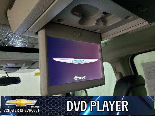 2015 Chrysler Town & Country Premium