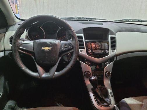 2013 Chevrolet Cruze LS