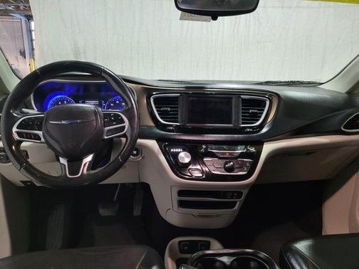 2018 Chrysler Pacifica Touring-L